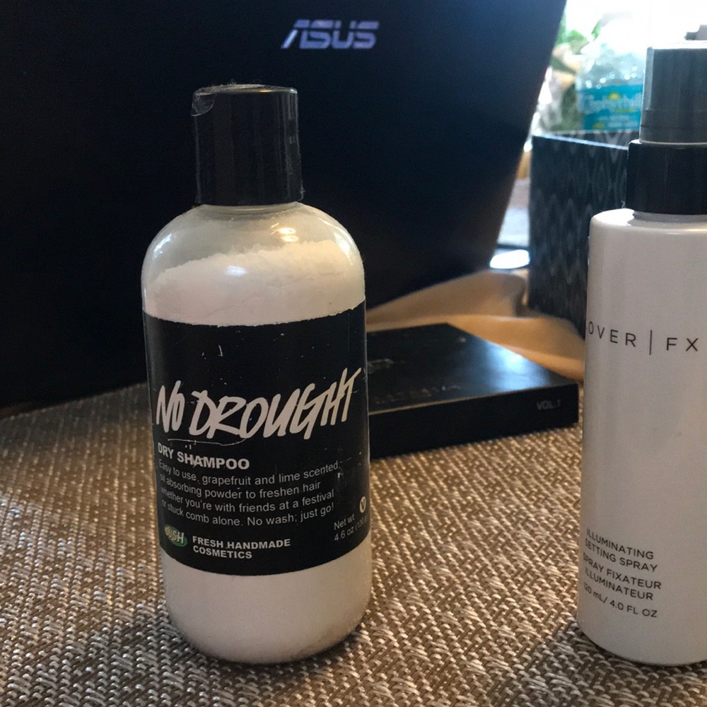 No drought dry shampoo by Lush.